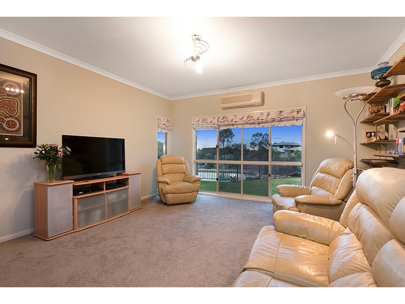 24 Outlook Terrace, Ferny Grove QLD 4055