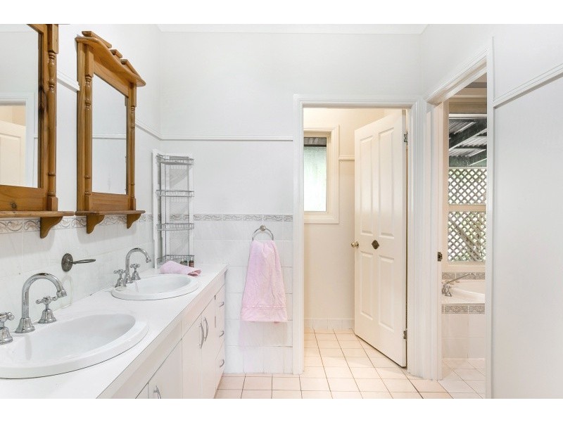 22 Bahrview Drive, Bahrs Scrub QLD 4207