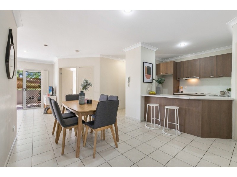 3/45. Railway Avenue, Indooroopilly QLD 4068