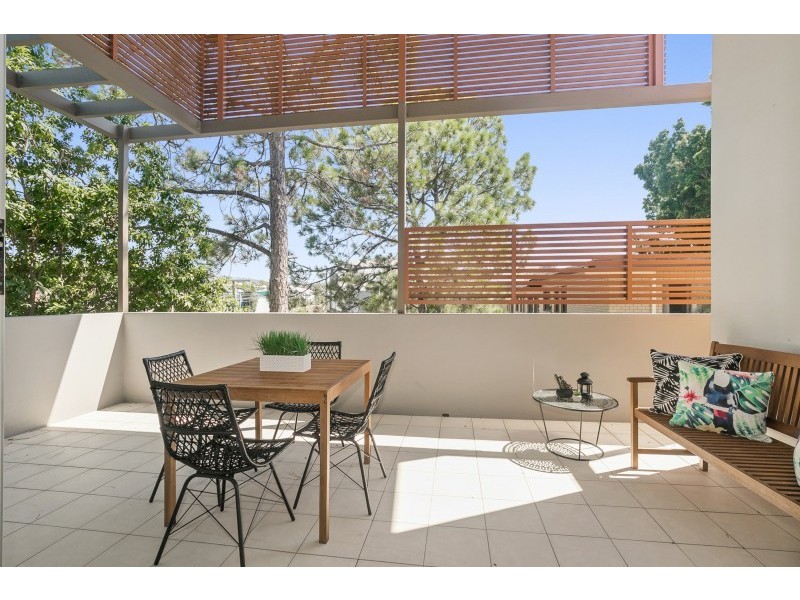 3/45. Railway Avenue, Indooroopilly QLD 4068