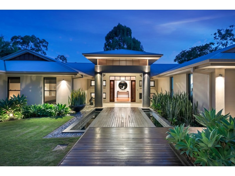 9 Robertson Place, Fig Tree Pocket QLD 4069