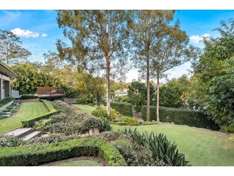 9 Robertson Place, Fig Tree Pocket QLD 4069