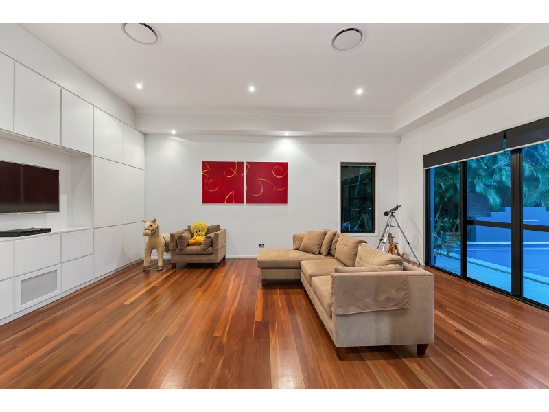 9 Robertson Place, Fig Tree Pocket QLD 4069