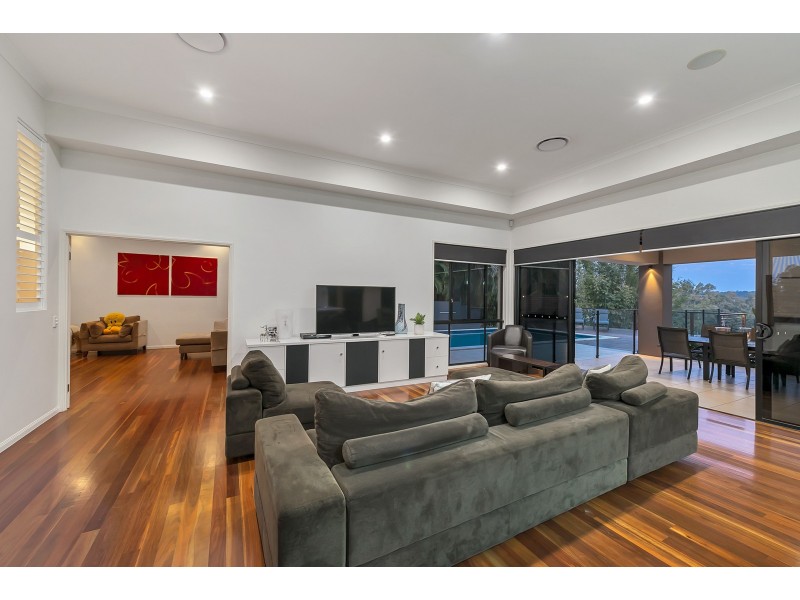 9 Robertson Place, Fig Tree Pocket QLD 4069