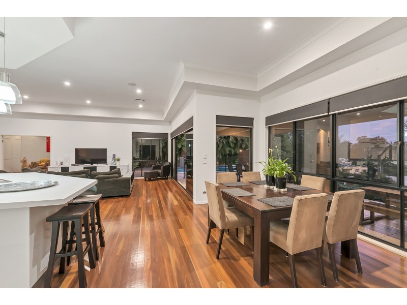 9 Robertson Place, Fig Tree Pocket QLD 4069