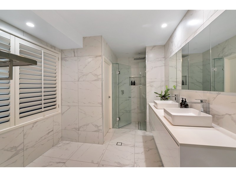 9 Robertson Place, Fig Tree Pocket QLD 4069