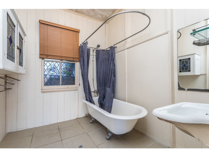 206 Boundary, Bardon QLD 4065