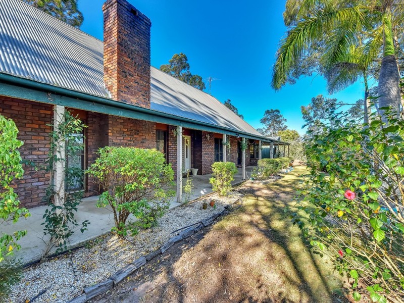 17 Glen Ruther Ct, Mount Crosby QLD 4306