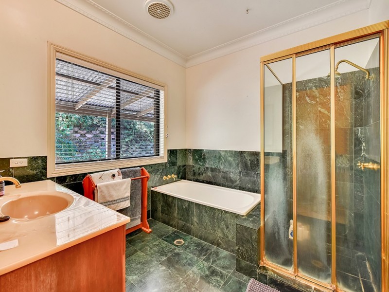 17 Glen Ruther Ct, Mount Crosby QLD 4306