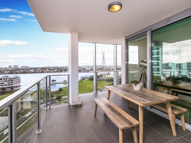 1005/30 Festival Place, Newstead QLD 4006