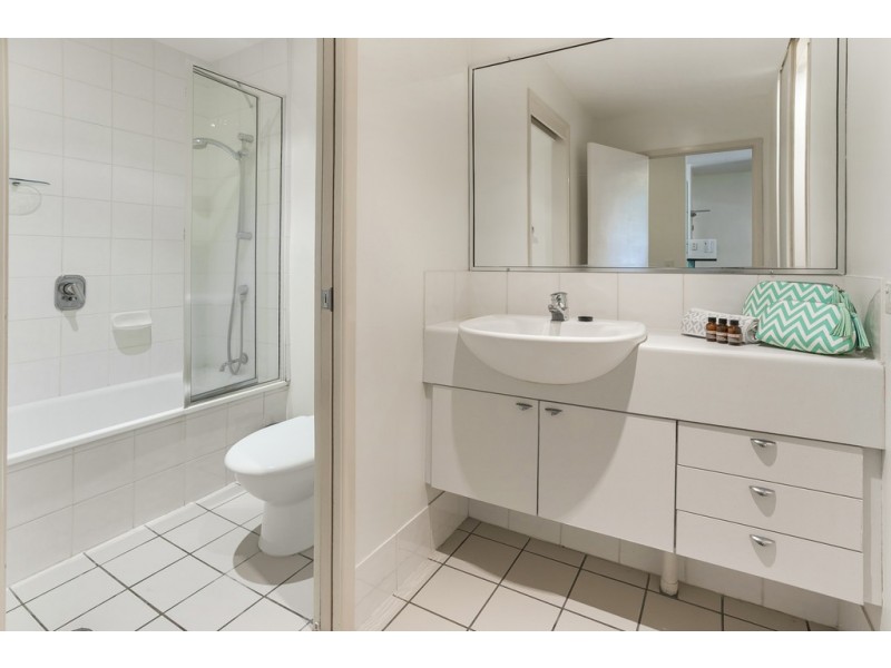 4/7 Landsborough Terrace, Toowong QLD 4066