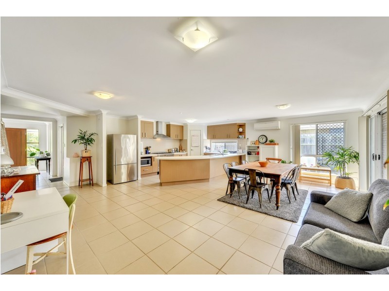 16 Brown Street, Moggill QLD 4070