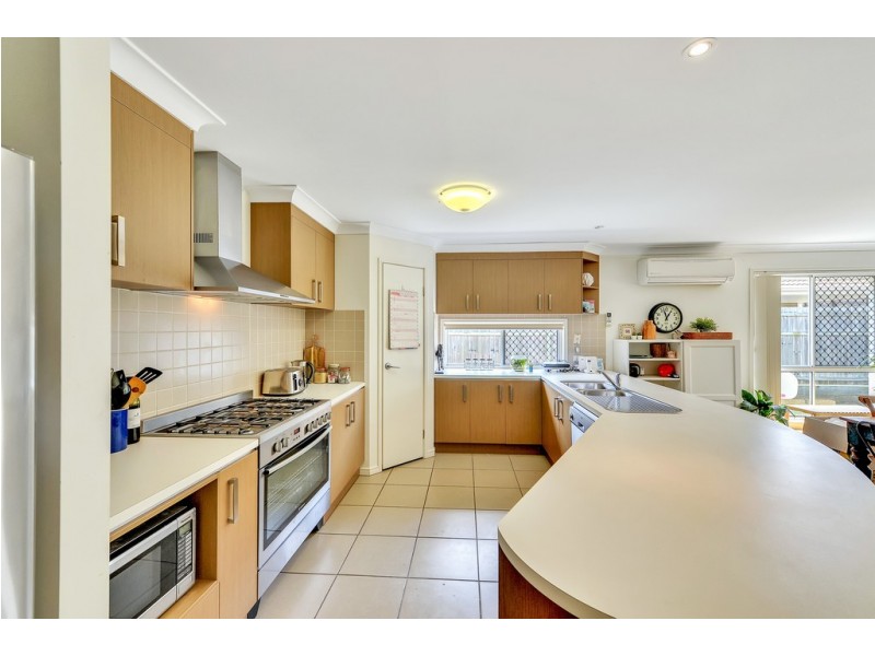 16 Brown Street, Moggill QLD 4070