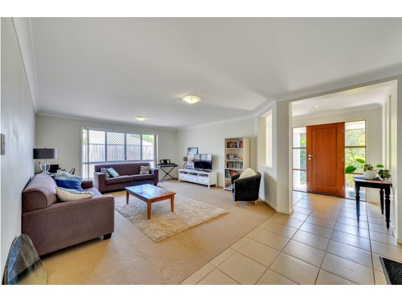 16 Brown Street, Moggill QLD 4070