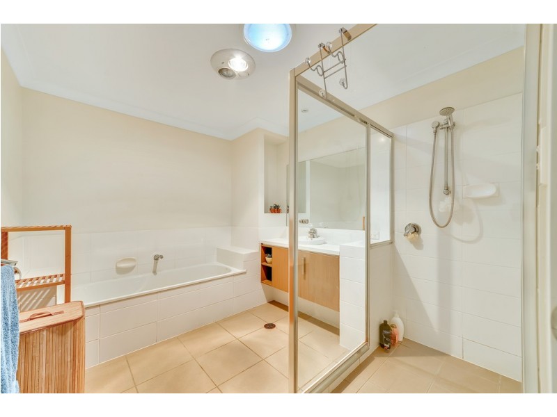 16 Brown Street, Moggill QLD 4070