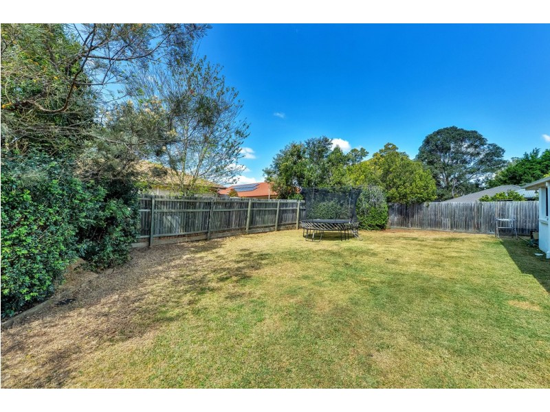 16 Brown Street, Moggill QLD 4070