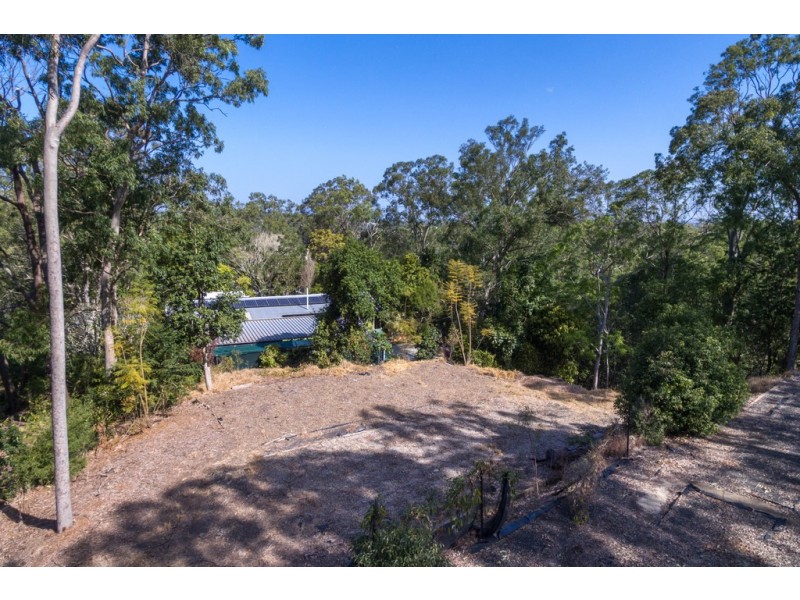 8 Pylara St, Fig Tree Pocket QLD 4069