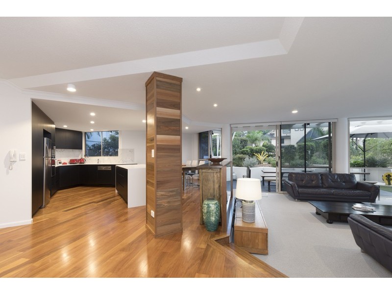 1/32 Tipuana Place, Bardon QLD 4065