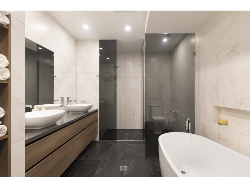 1/32 Tipuana Place, Bardon QLD 4065