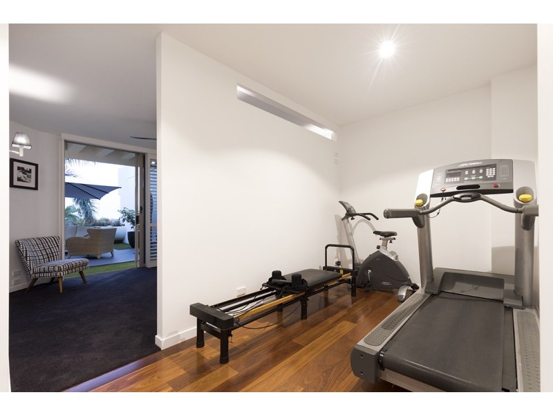 1/32 Tipuana Place, Bardon QLD 4065