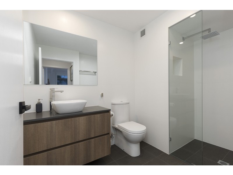 1/32 Tipuana Place, Bardon QLD 4065