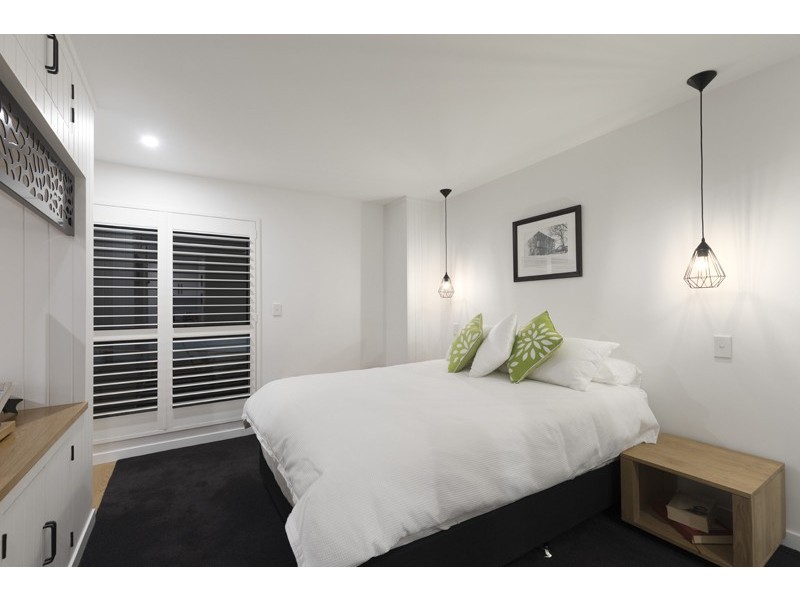 1/32 Tipuana Place, Bardon QLD 4065