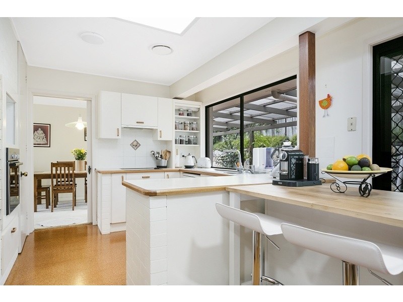 5 St David St, Kenmore QLD 4069