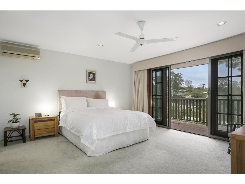 5 St David St, Kenmore QLD 4069
