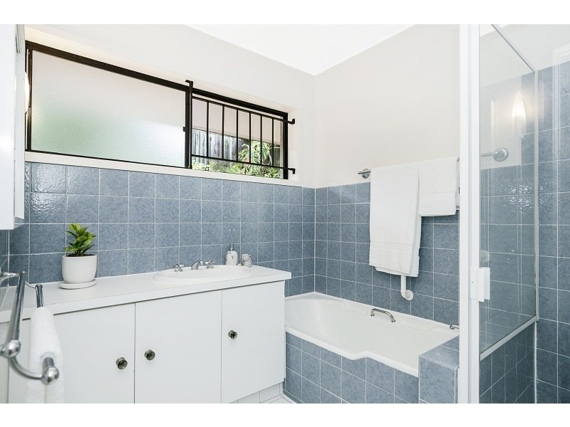 5 St David St, Kenmore QLD 4069