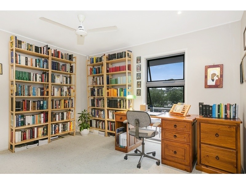 5 St David St, Kenmore QLD 4069