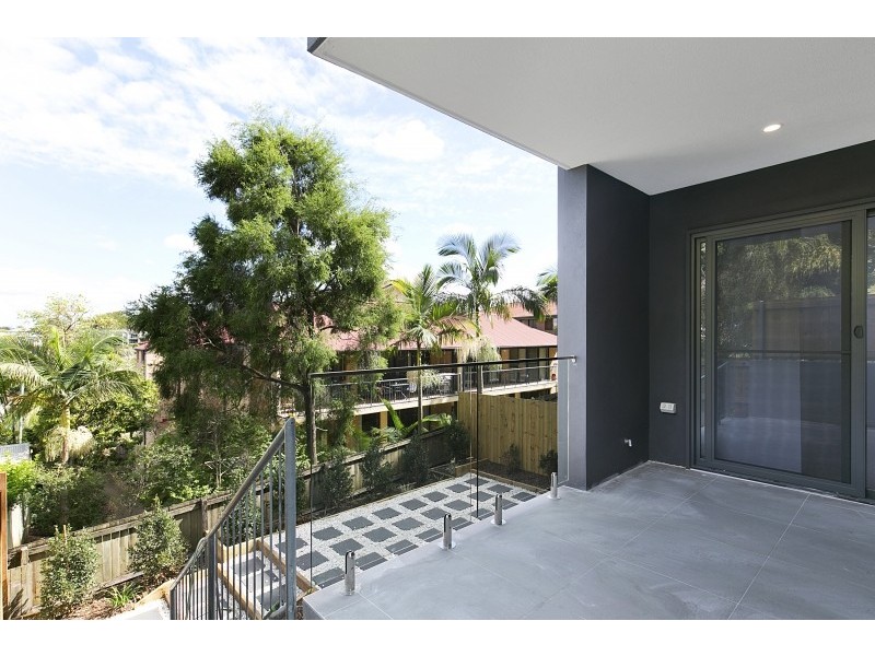 2/45 Clarence Road, Indooroopilly QLD 4068