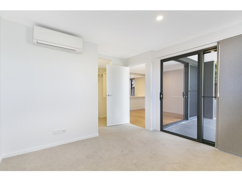 2/45 Clarence Road, Indooroopilly QLD 4068
