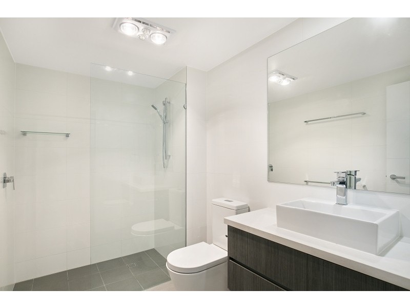 2/45 Clarence Road, Indooroopilly QLD 4068
