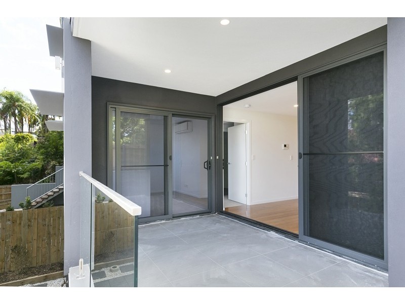 2/45 Clarence Road, Indooroopilly QLD 4068