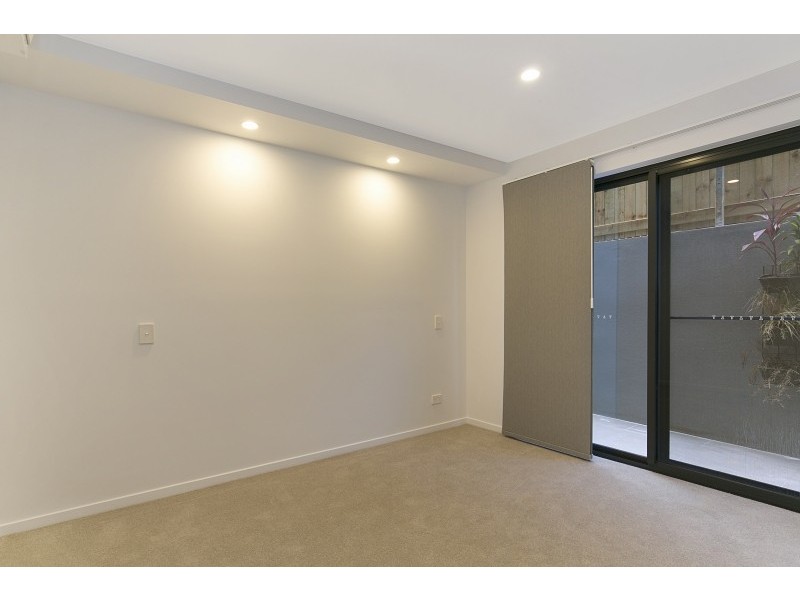 2/45 Clarence Road, Indooroopilly QLD 4068