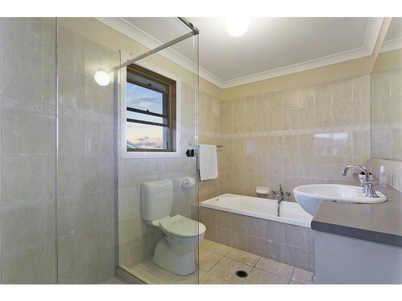 7 Barcoo Crescent, Sinnamon Park QLD 4073