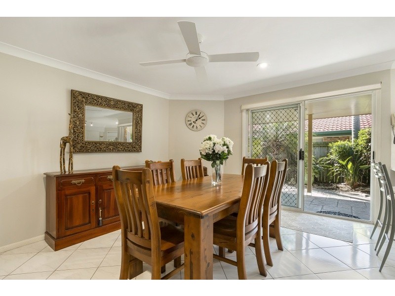 16 Forfar Street, Seventeen Mile Rocks QLD 4073