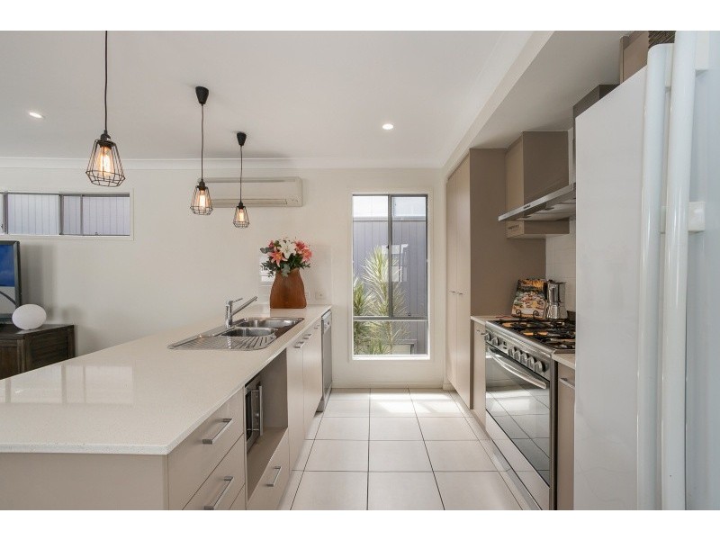 16 Nara, Kenmore QLD 4069