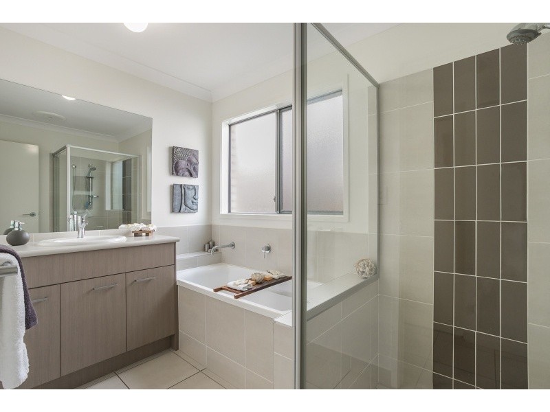 16 Nara, Kenmore QLD 4069