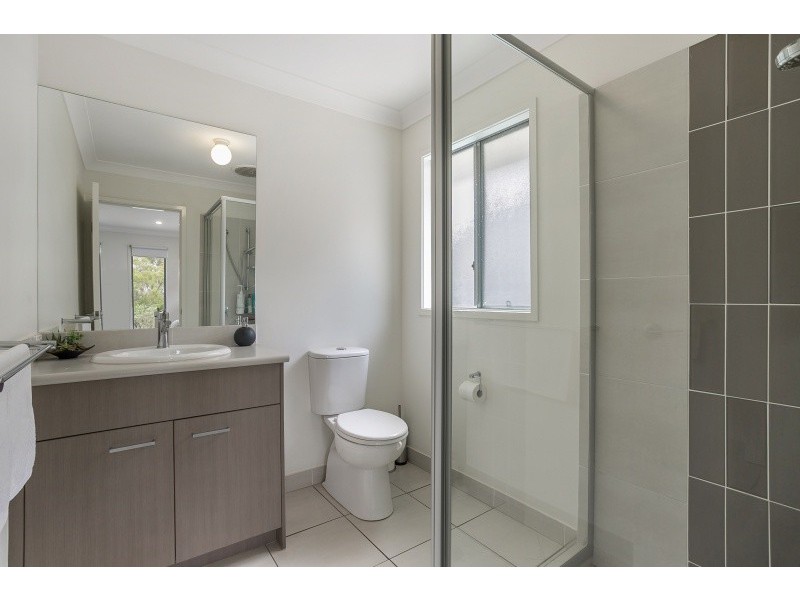 16 Nara, Kenmore QLD 4069