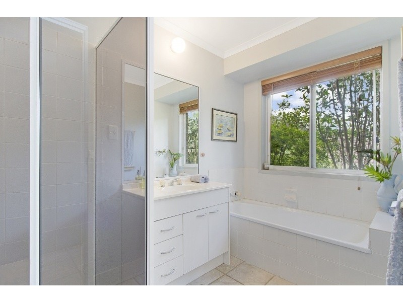 21 Brookfield Rd, Kenmore QLD 4069