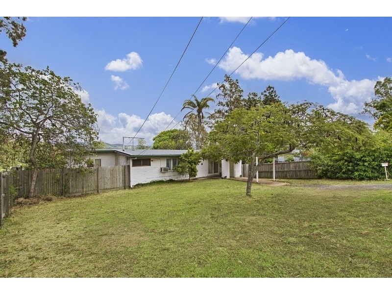 2 Fairweather St, Kenmore QLD 4069