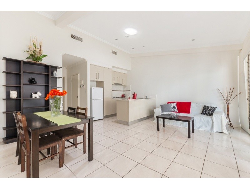 76 Durham St, St Lucia QLD 4067