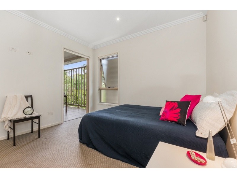 76 Durham St, St Lucia QLD 4067