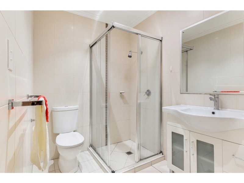 76 Durham St, St Lucia QLD 4067