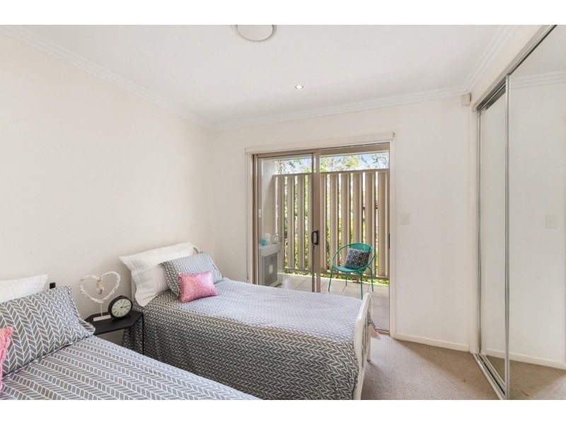 76 Durham St, St Lucia QLD 4067