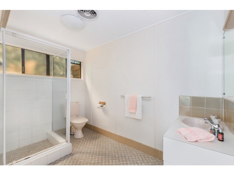 25 CLARINA STREET, Chapel Hill QLD 4069