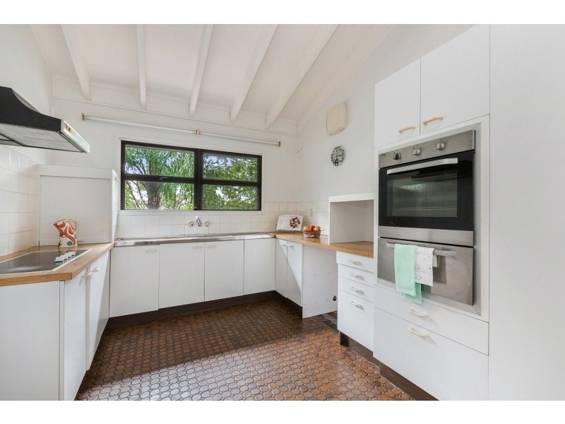 25 CLARINA STREET, Chapel Hill QLD 4069