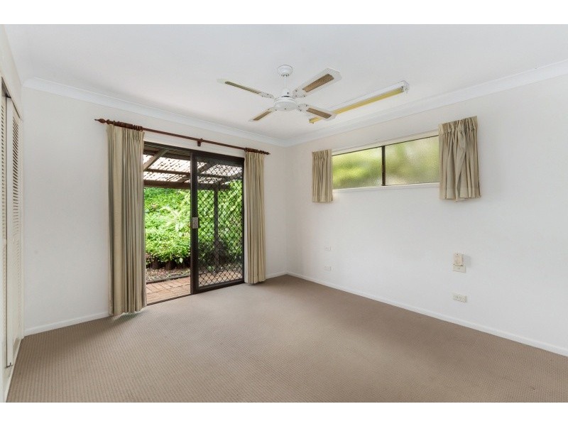 25 CLARINA STREET, Chapel Hill QLD 4069