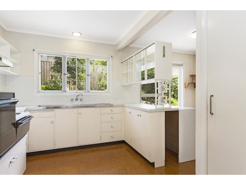 10 Caber St, Kenmore QLD 4069